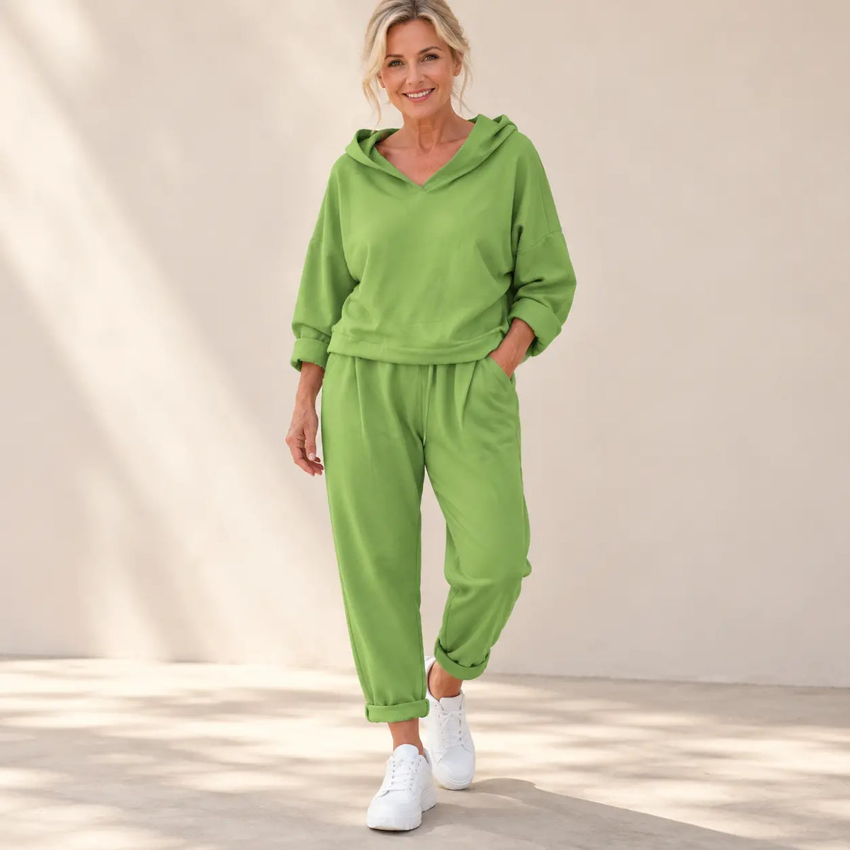 😍💕【S-3XL】Conjunto de sudadera con capucha y pantalones informales para mujer