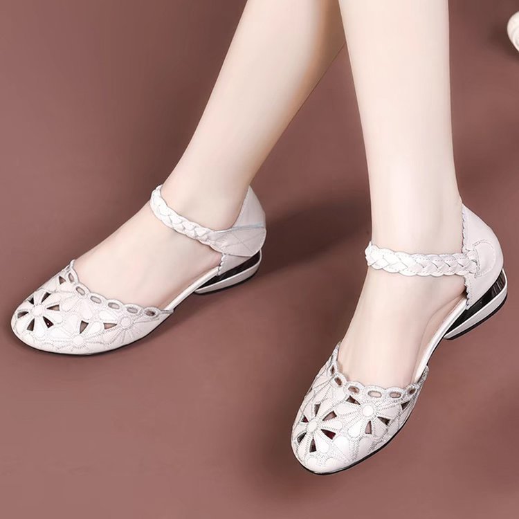 💞【35~41】2026 Nuevas sandalias con punta redonda y suela suave, punta cerrada y puntera hueca, zapatos versátiles con una sola tira y puntera hueca