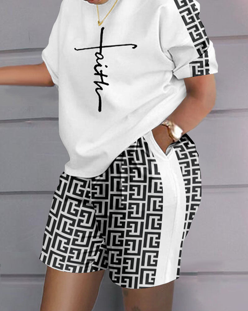 😍【S-4XL】 Modny damski garnitur casual w stylu hip-hop (top + spodenki) -Przyjemna bawełniana tkanina