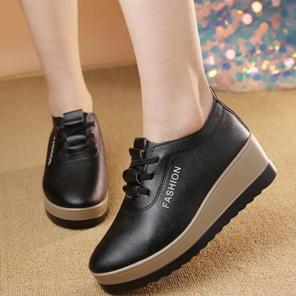 50%OFF🔥【35-42】Dámske kožené topánky s hrubou podrážkou, nový módny trend na jeseň