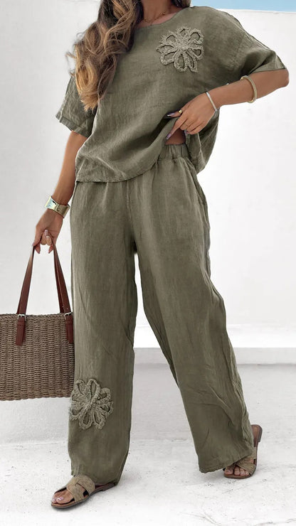 【40-120 kg】【S-5XL】👩‍💼Elegantni dvodijelni set s izvezenim cvijećem za žene 【Majica + Hlače】