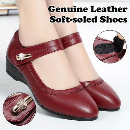 🏆Αγοράστε 1, πάρτε 1 δωρεάν👡【35-41】Μαλακά δερμάτινα παπούτσια με μαλακή σόλα και τακούνι σφήνας, αντιολισθητικά, για τη μητέρα