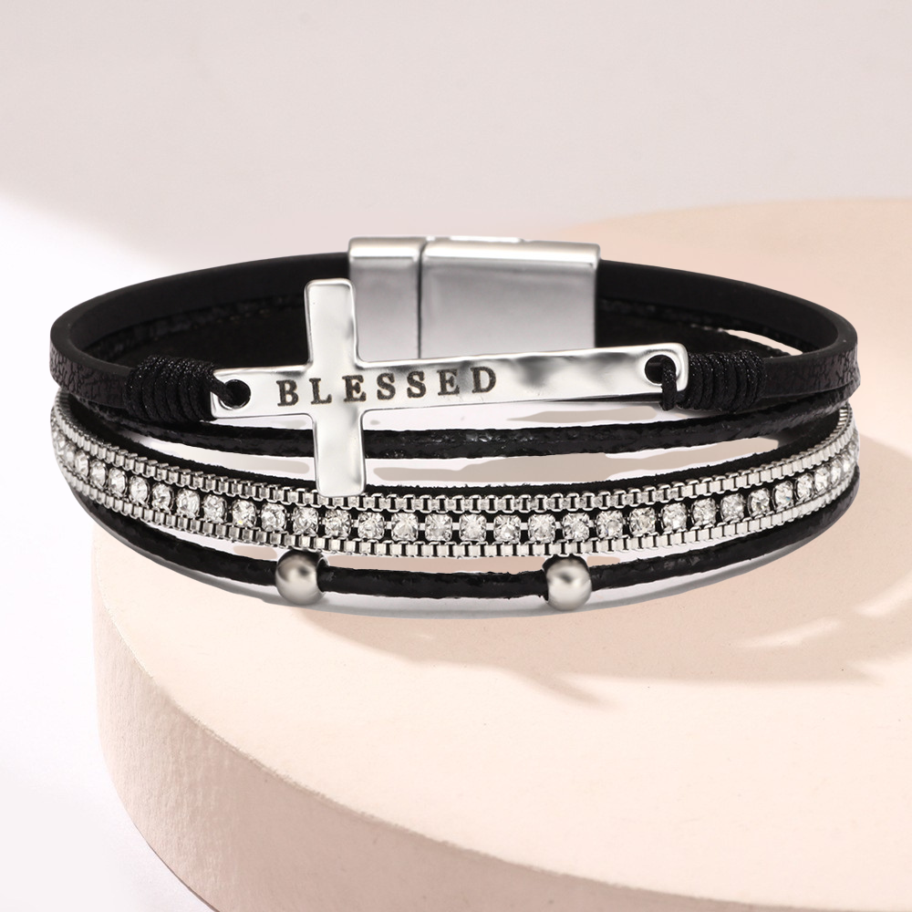 🎁【Kup 1, a 1 dostaniesz gratis】✨Bransoletka z krzyżem w stylu boho, luksusowe zapięcie magnetyczne z mikrodiamentami i bransoletą ze sztucznej skóry.