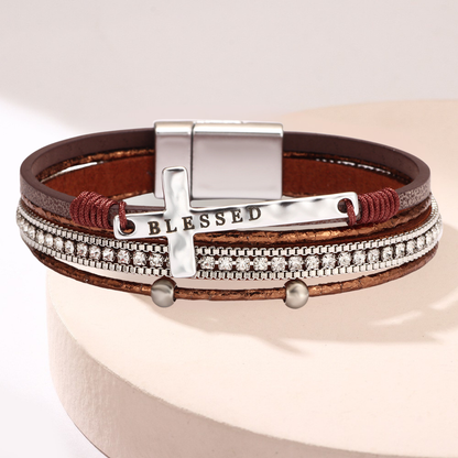 🎁【Kup 1, a 1 dostaniesz gratis】✨Bransoletka z krzyżem w stylu boho, luksusowe zapięcie magnetyczne z mikrodiamentami i bransoletą ze sztucznej skóry.