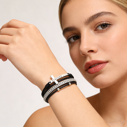 🎁【Kup 1, a 1 dostaniesz gratis】✨Bransoletka z krzyżem w stylu boho, luksusowe zapięcie magnetyczne z mikrodiamentami i bransoletą ze sztucznej skóry.