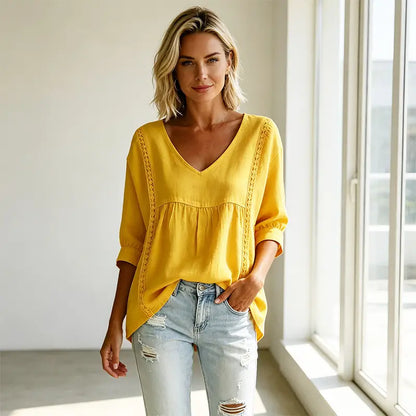 Boho-chic ljetna bluza s V-izrezom i čipkastim detaljima – Široki kroj koji skriva nesavršenosti i laska svakoj figuri