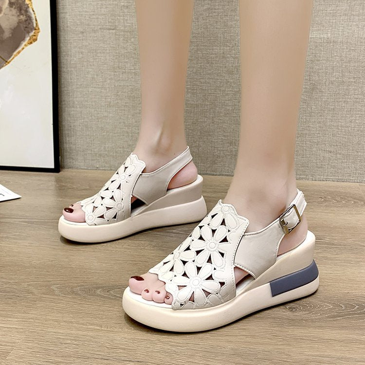🔥👡【Veličine 35-42】Nove ženske retro sandale s mekim potplatom, udobne i izdubljene, lako se kombiniraju s hlačama i suknjama