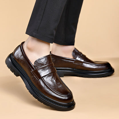 👞【39-44】Nove muške elegantne, svestrane, prozračne kožne cipele s mekim potplatom koje se lako obuku