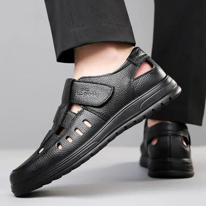 【39-45】👞Sandalias casuales antideslizantes de cuero genuino transpirables con diseño calado para hombre, colección verano 2026