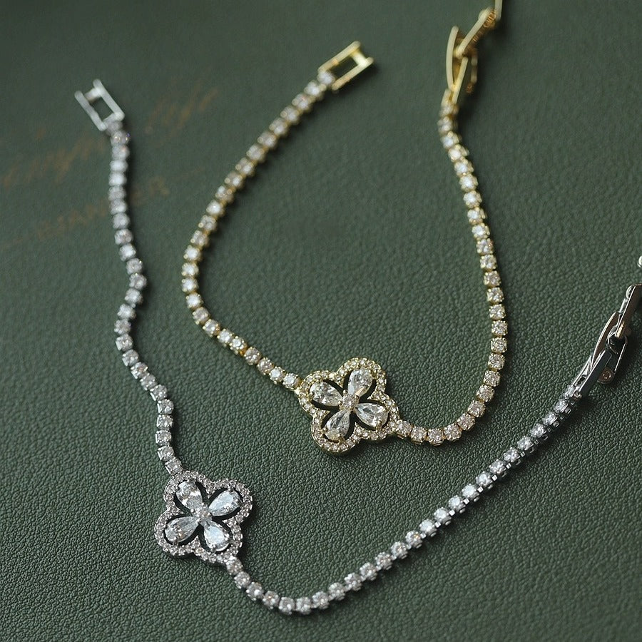 ✨【Kup 1, otrzymaj 1 gratis】Super błyszcząca bransoletka z czterolistną koniczyną, luksusowa i wyjątkowa, wykwintna bransoletka z pełnym diamentem