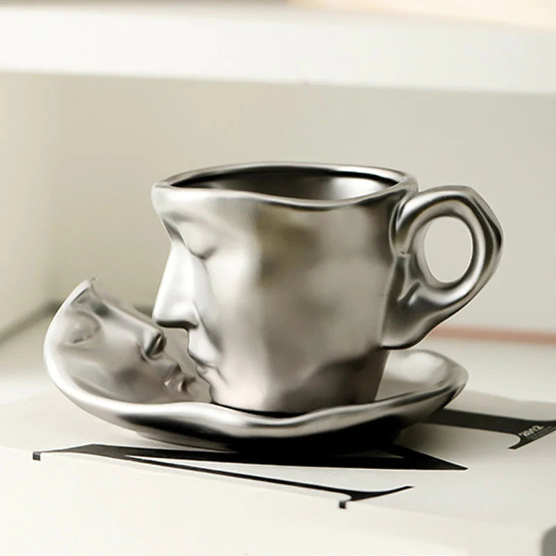 🥂😜 Față care atinge metalul sărut creativ din ceramică ceașcă de cafea