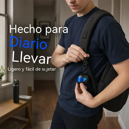 ¡Compra 1 y llévate 1 gratis 🔥🔥 Divertido llavero con forma de mini casco de motocicleta.