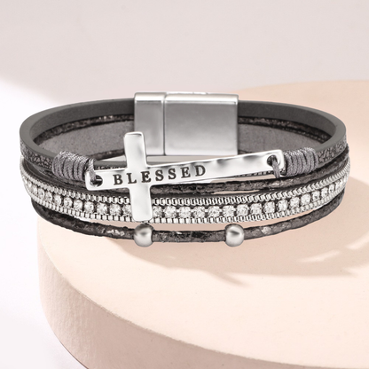 🎁【Kup 1, a 1 dostaniesz gratis】✨Bransoletka z krzyżem w stylu boho, luksusowe zapięcie magnetyczne z mikrodiamentami i bransoletą ze sztucznej skóry.